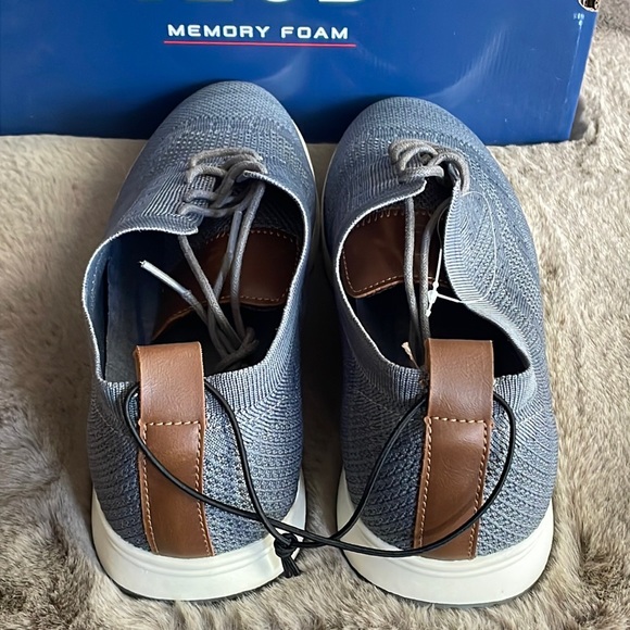 Izod - Men’s Memory Foam Shoes - Picture 2 of 6